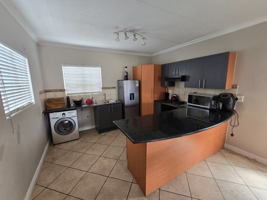 2 Bedroom Property for Sale in Montana Tuine Gauteng