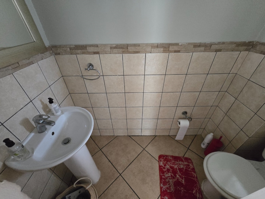 2 Bedroom Property for Sale in Montana Tuine Gauteng