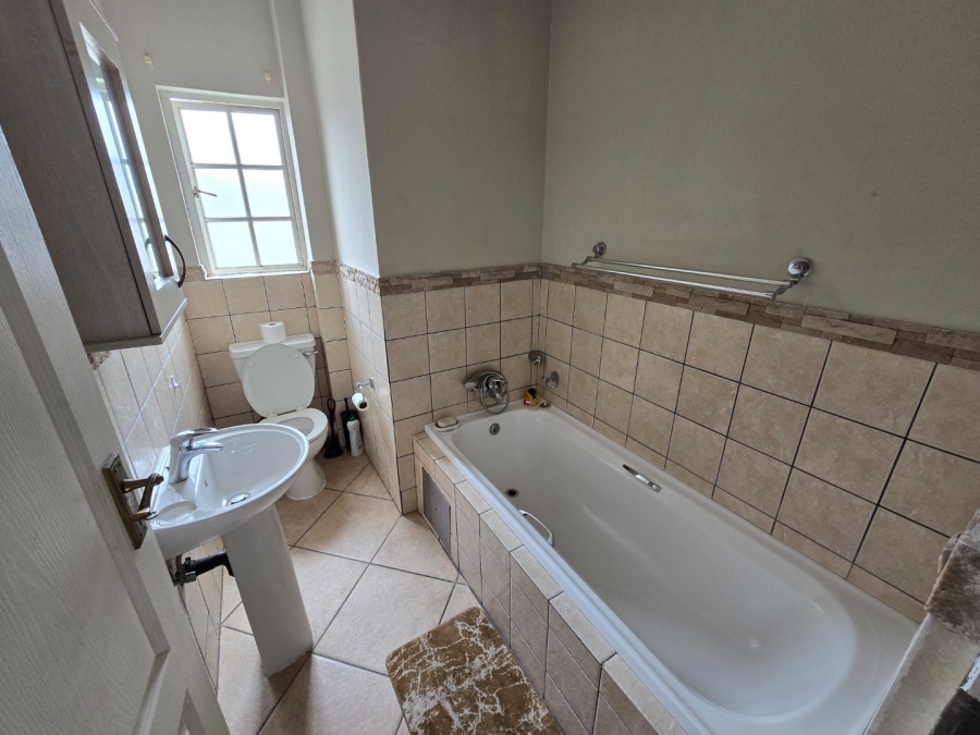 2 Bedroom Property for Sale in Montana Tuine Gauteng