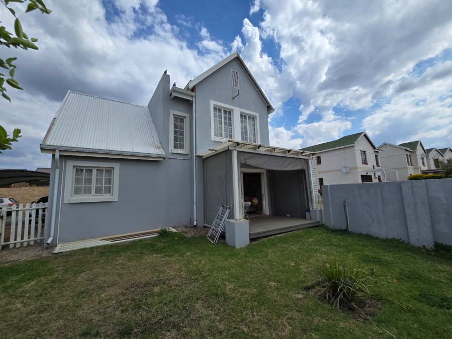2 Bedroom Property for Sale in Montana Tuine Gauteng