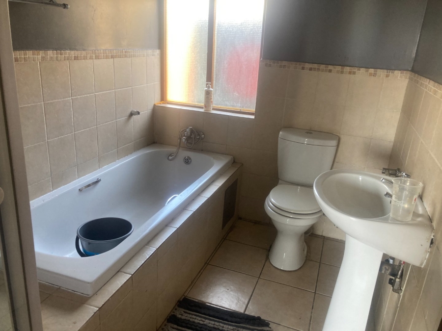 2 Bedroom Property for Sale in Montana Tuine Gauteng