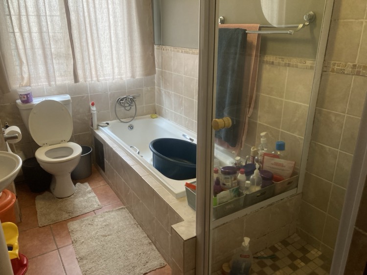 2 Bedroom Property for Sale in Montana Tuine Gauteng