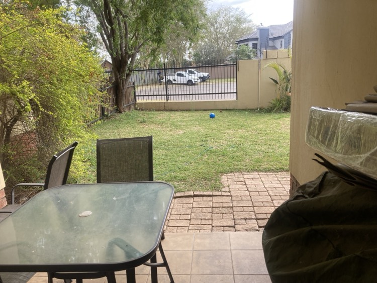 2 Bedroom Property for Sale in Montana Tuine Gauteng