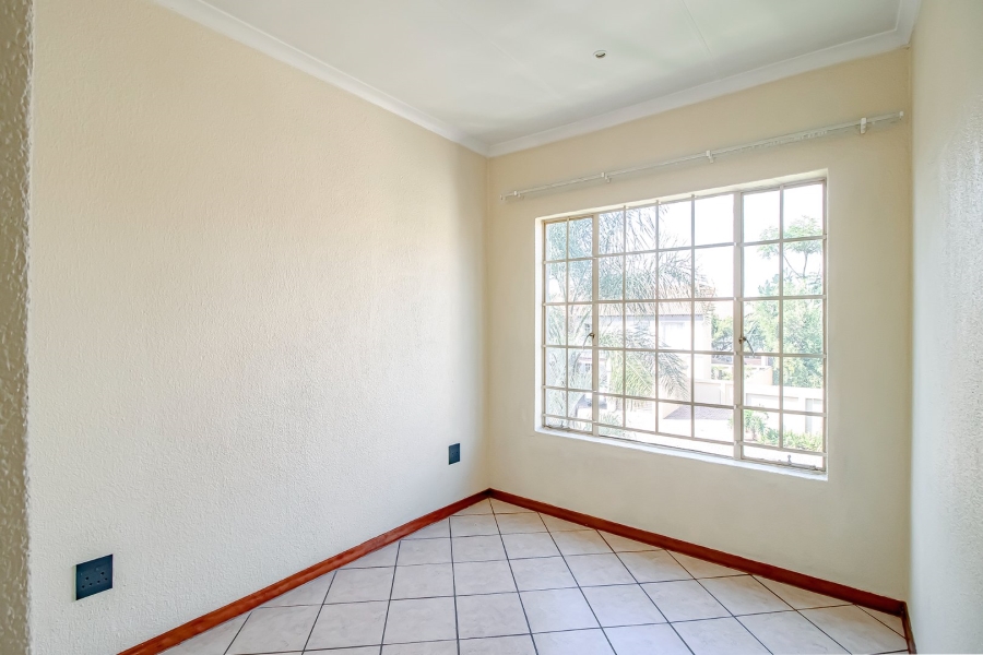 1 Bedroom Property for Sale in Annlin Gauteng