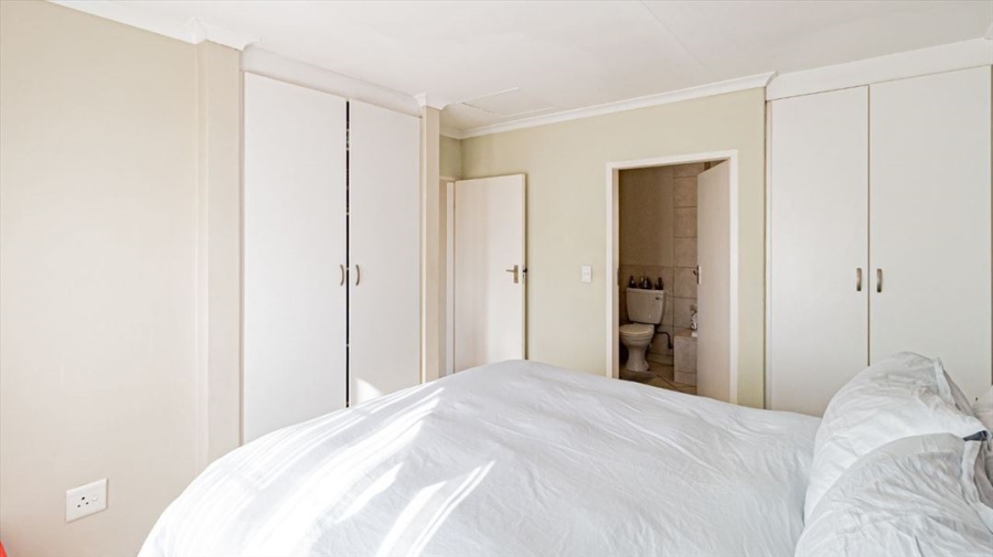 1 Bedroom Property for Sale in Terenure Gauteng