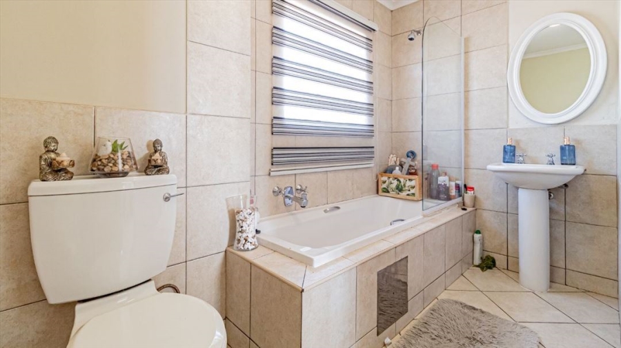 1 Bedroom Property for Sale in Terenure Gauteng