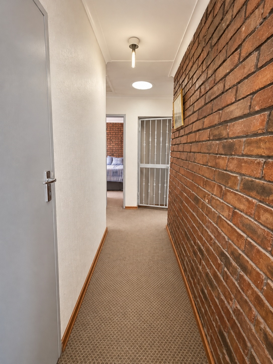 2 Bedroom Property for Sale in Brakpan Central Gauteng
