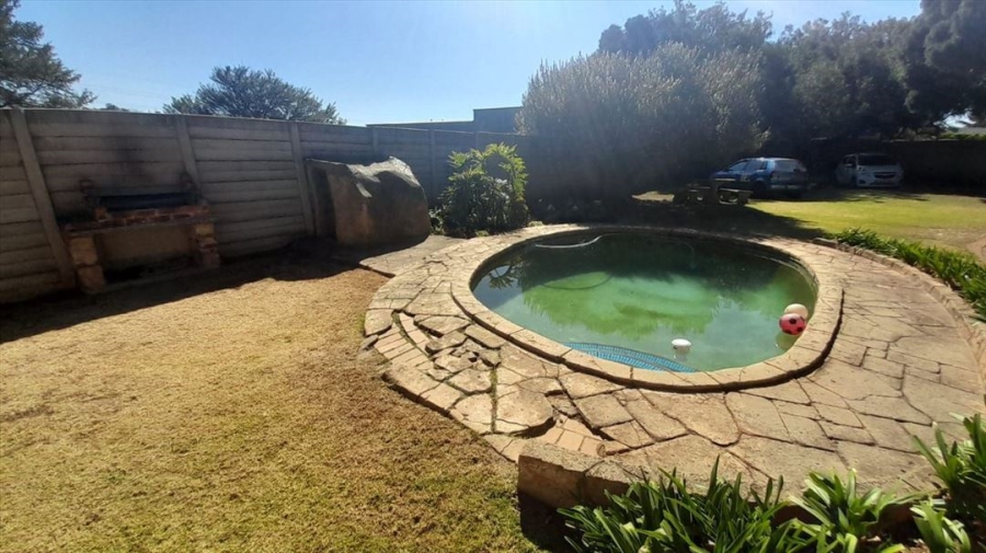 3 Bedroom Property for Sale in Rhodesfield Gauteng