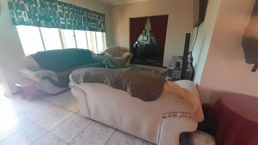 3 Bedroom Property for Sale in Rhodesfield Gauteng