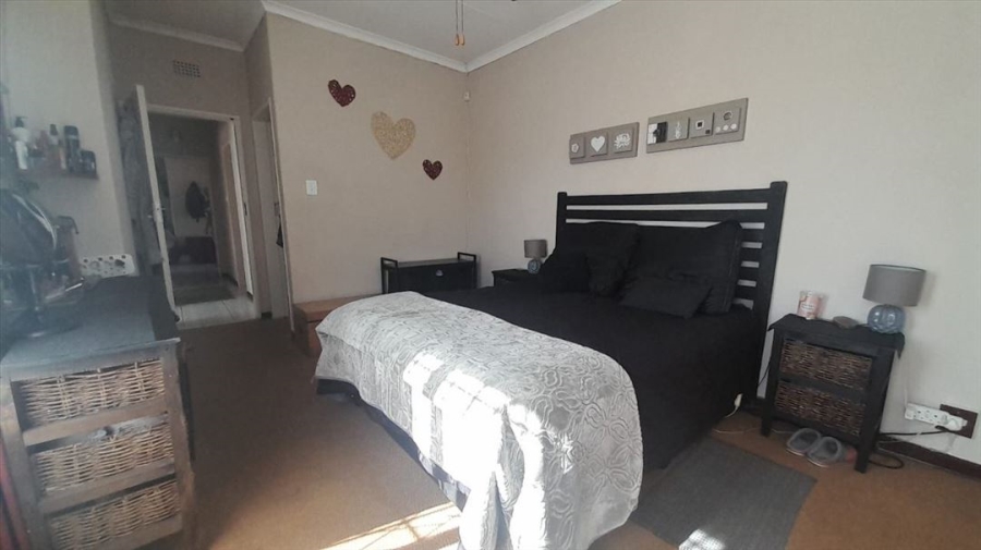 3 Bedroom Property for Sale in Rhodesfield Gauteng