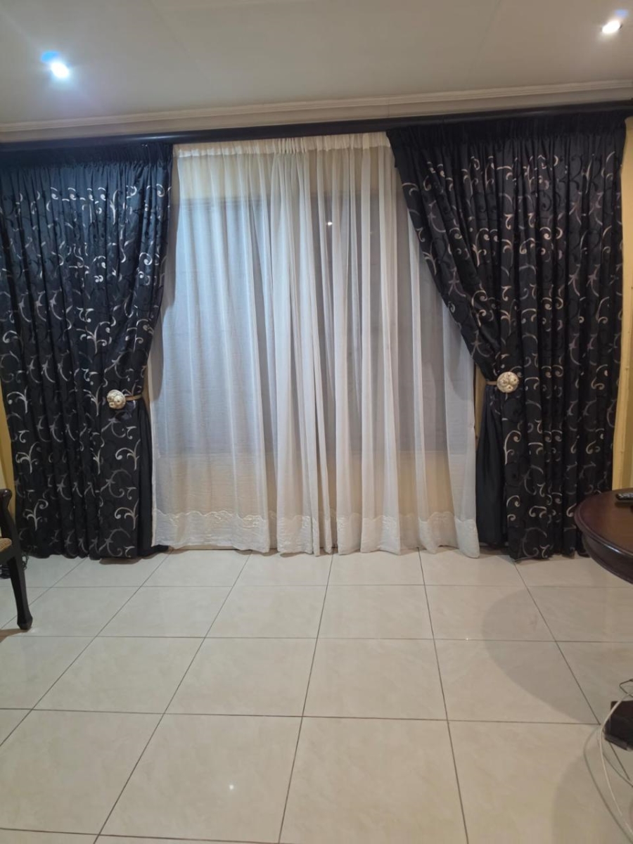 3 Bedroom Property for Sale in Mahube Valley Gauteng