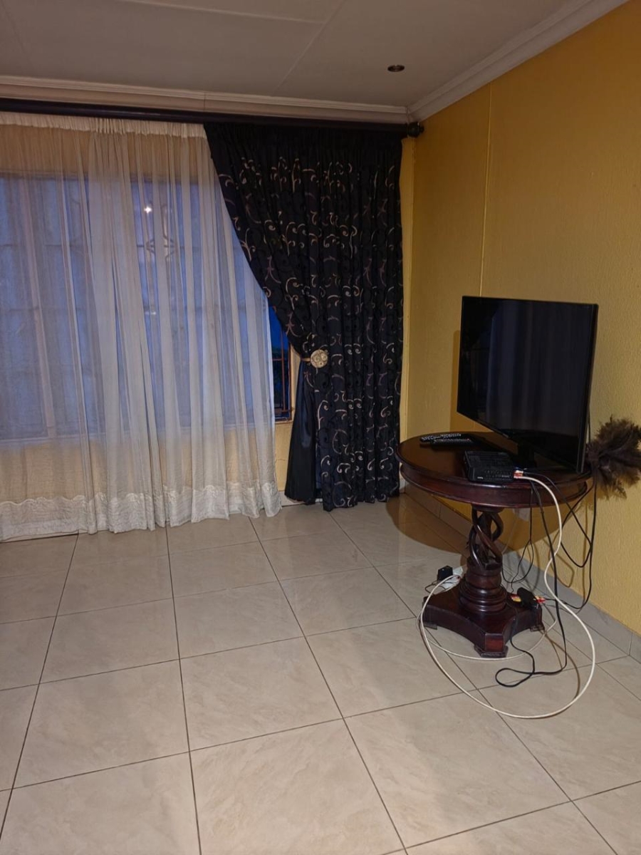 3 Bedroom Property for Sale in Mahube Valley Gauteng
