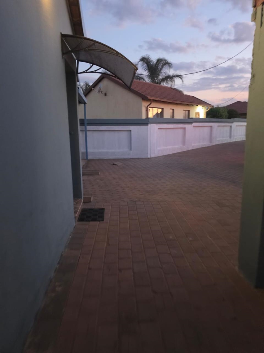 3 Bedroom Property for Sale in Mahube Valley Gauteng