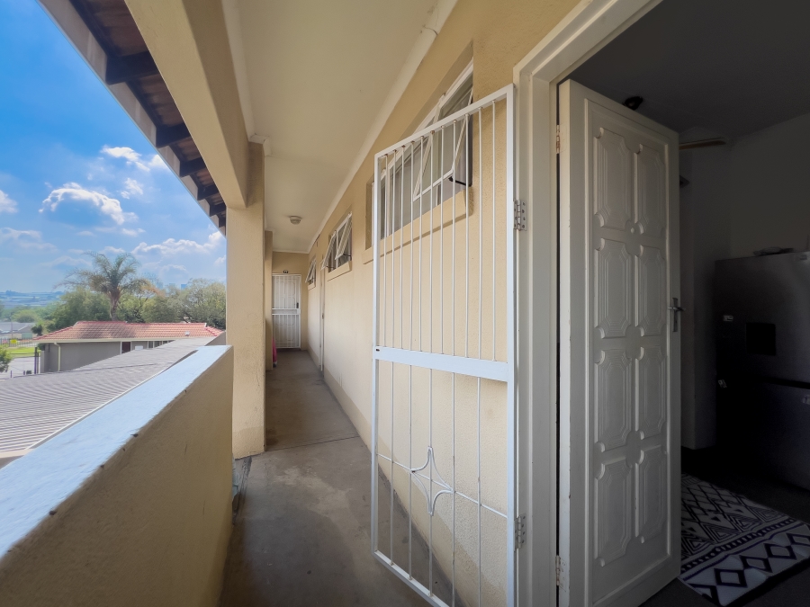 To Let 1 Bedroom Property for Rent in Eden Glen Gauteng