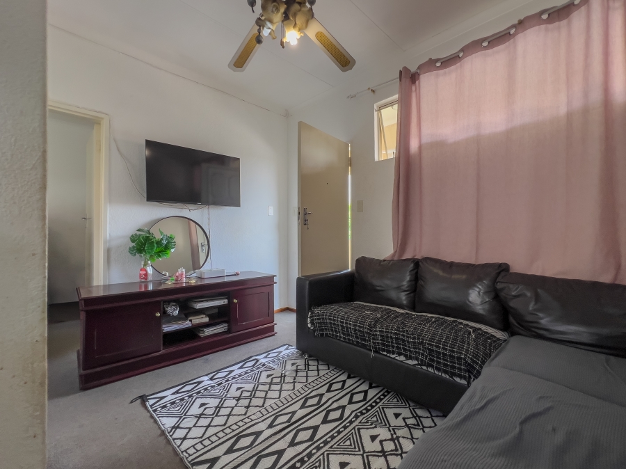 To Let 1 Bedroom Property for Rent in Eden Glen Gauteng