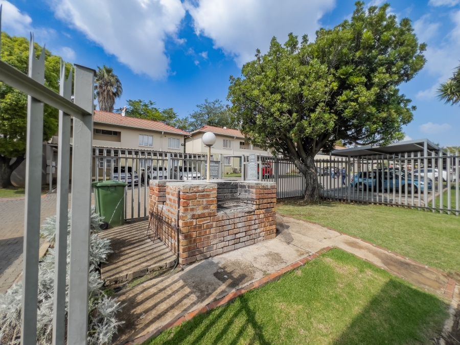 To Let 1 Bedroom Property for Rent in Eden Glen Gauteng