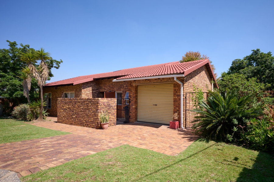 3 Bedroom Property for Sale in Halfway Gardens Gauteng