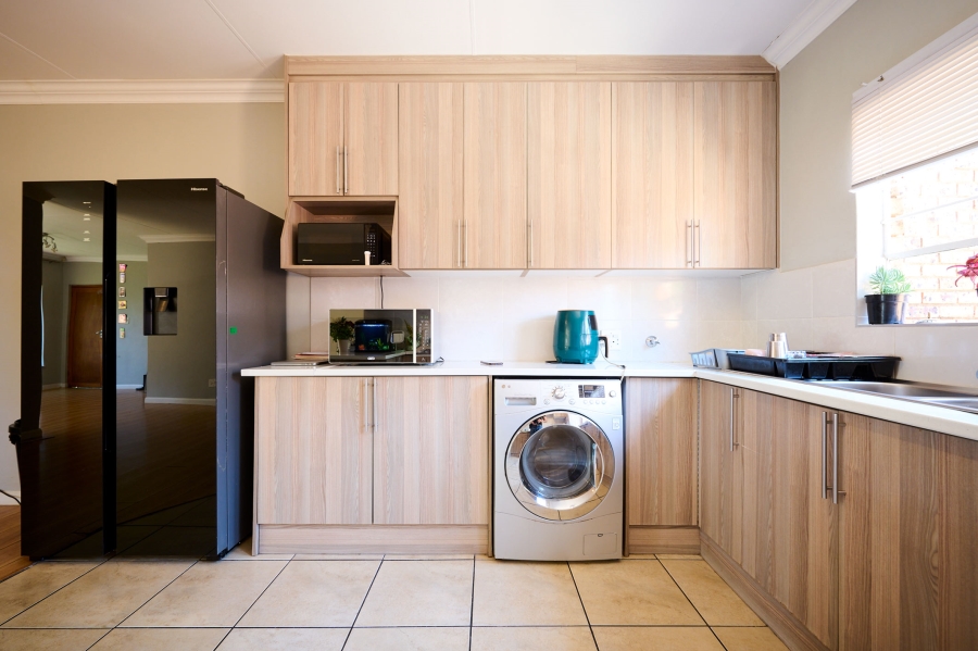 3 Bedroom Property for Sale in Halfway Gardens Gauteng