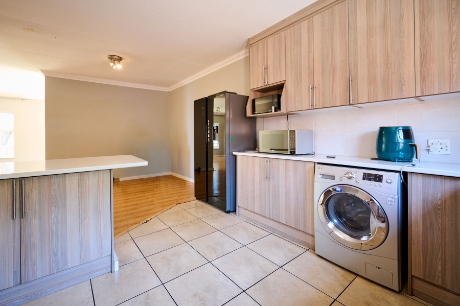 3 Bedroom Property for Sale in Halfway Gardens Gauteng