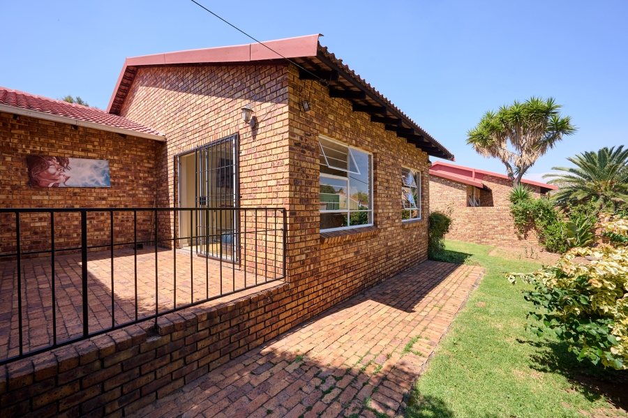 3 Bedroom Property for Sale in Halfway Gardens Gauteng