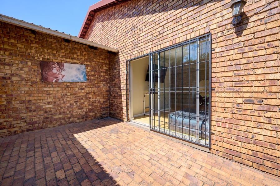 3 Bedroom Property for Sale in Halfway Gardens Gauteng