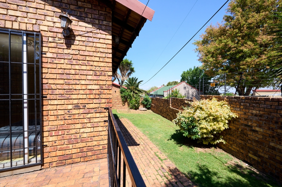 3 Bedroom Property for Sale in Halfway Gardens Gauteng