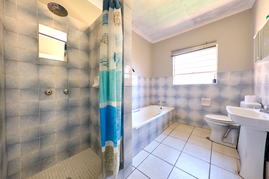 3 Bedroom Property for Sale in Halfway Gardens Gauteng