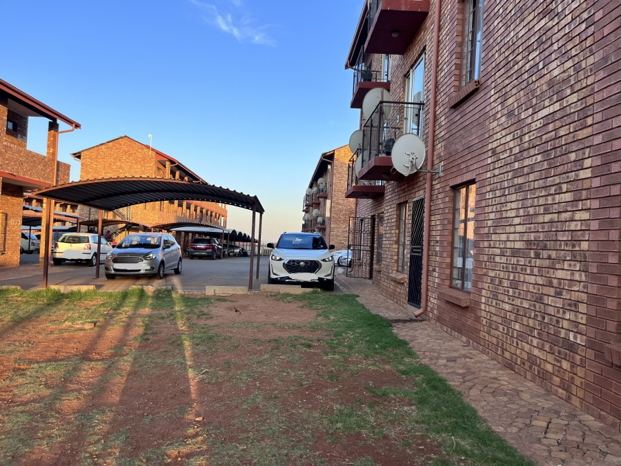 2 Bedroom Property for Sale in Lotus Gardens Gauteng