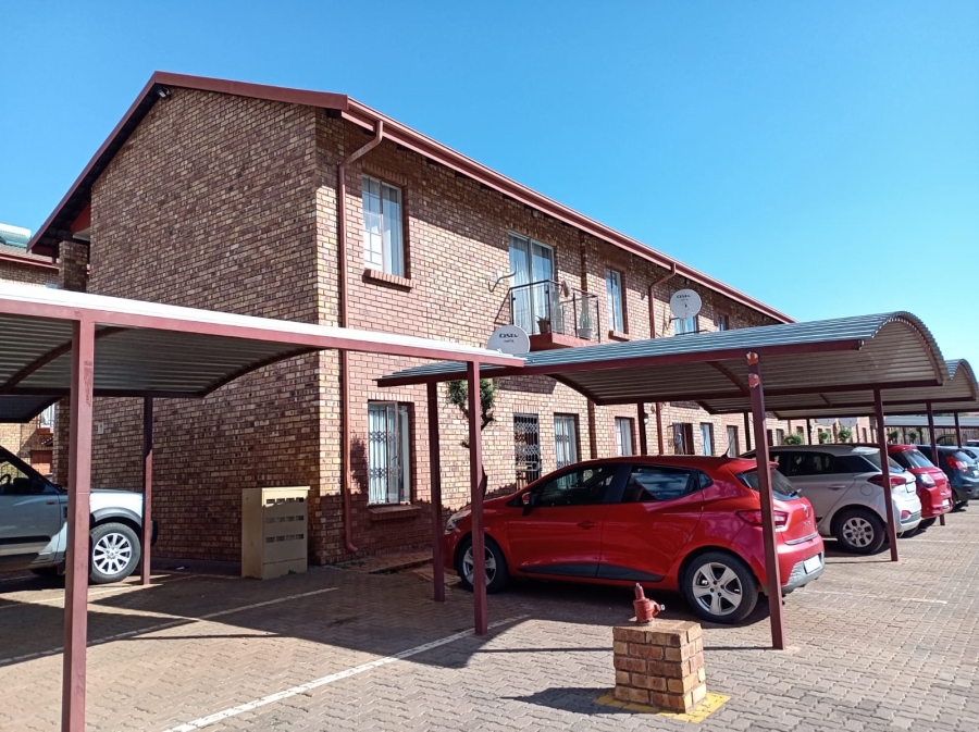 2 Bedroom Property for Sale in Lotus Gardens Gauteng