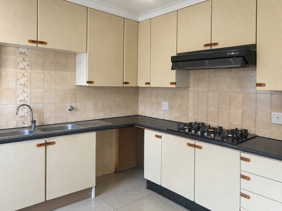 To Let 3 Bedroom Property for Rent in Woodmead Gauteng