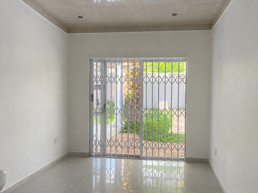 To Let 3 Bedroom Property for Rent in Woodmead Gauteng