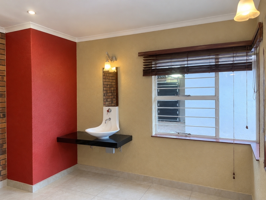 To Let 3 Bedroom Property for Rent in Woodmead Gauteng