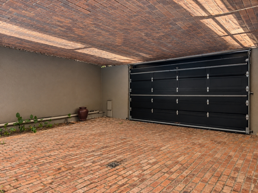 To Let 3 Bedroom Property for Rent in Woodmead Gauteng