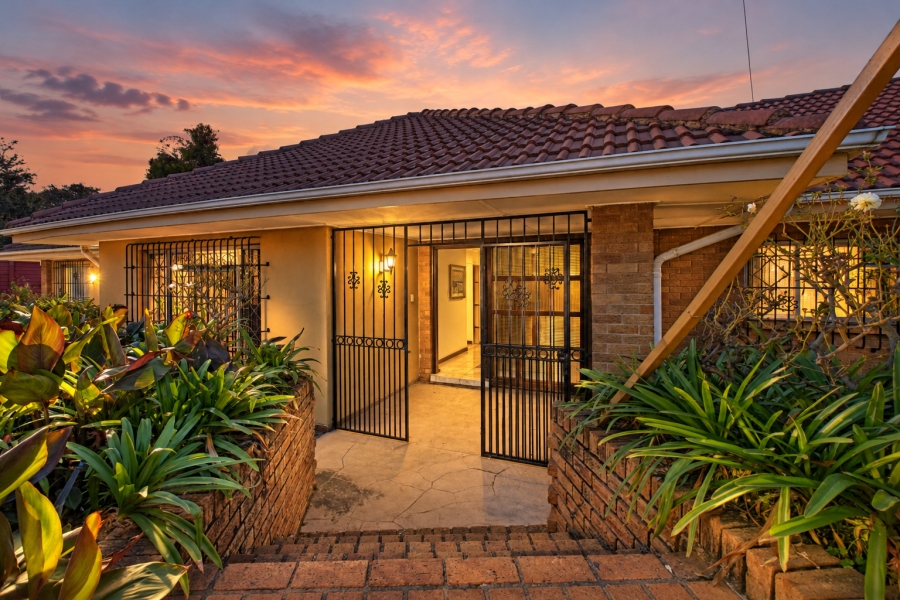 6 Bedroom Property for Sale in Florida Hills Gauteng