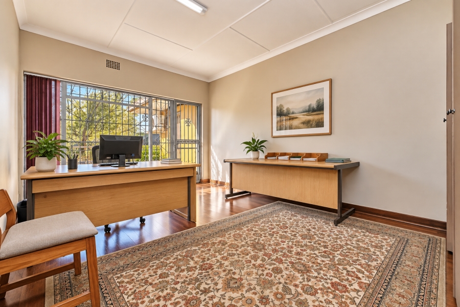 6 Bedroom Property for Sale in Florida Hills Gauteng