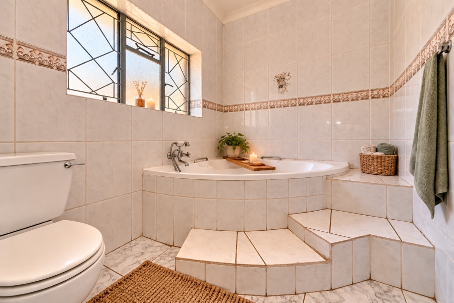 6 Bedroom Property for Sale in Florida Hills Gauteng