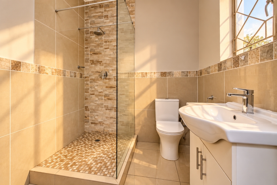 6 Bedroom Property for Sale in Florida Hills Gauteng
