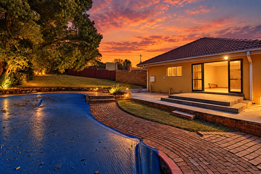 6 Bedroom Property for Sale in Florida Hills Gauteng