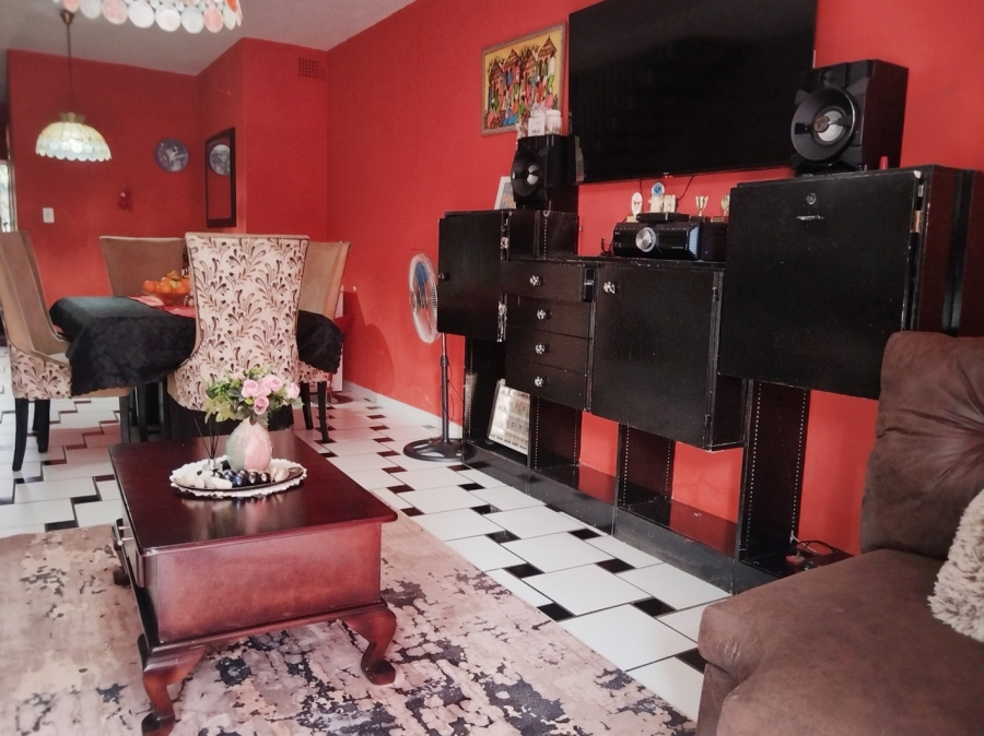 2 Bedroom Property for Sale in Bellevue East Gauteng