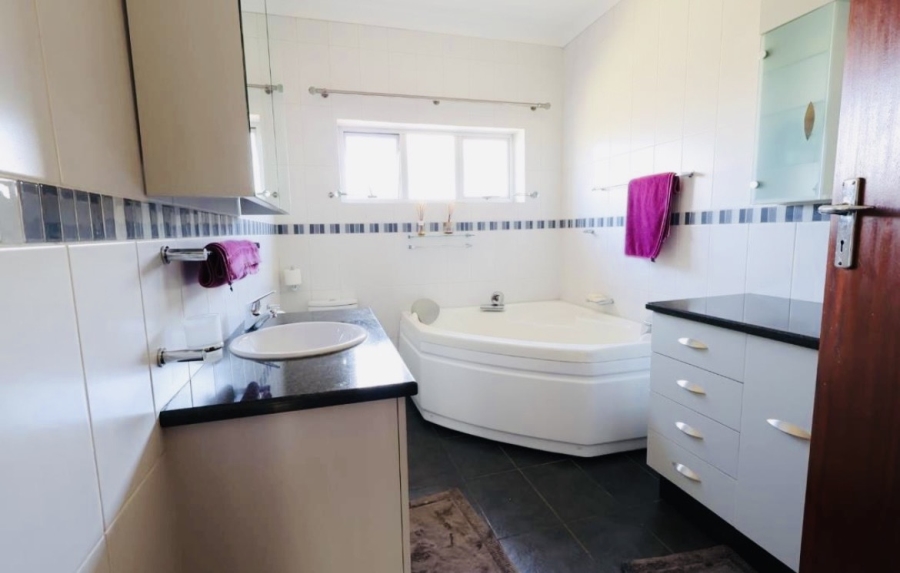 3 Bedroom Property for Sale in Dawnview Gauteng