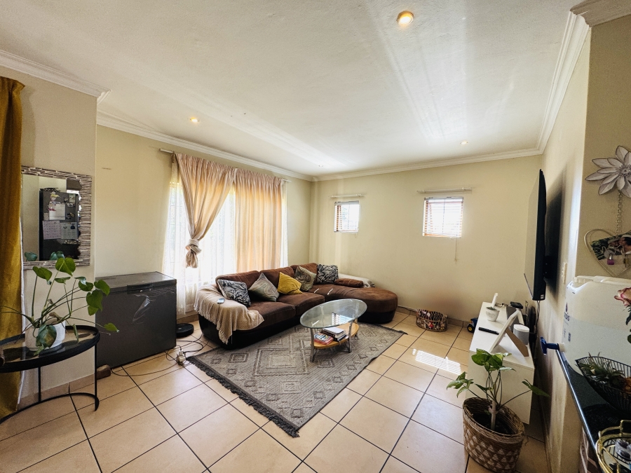 3 Bedroom Property for Sale in Thatchfield Close Gauteng