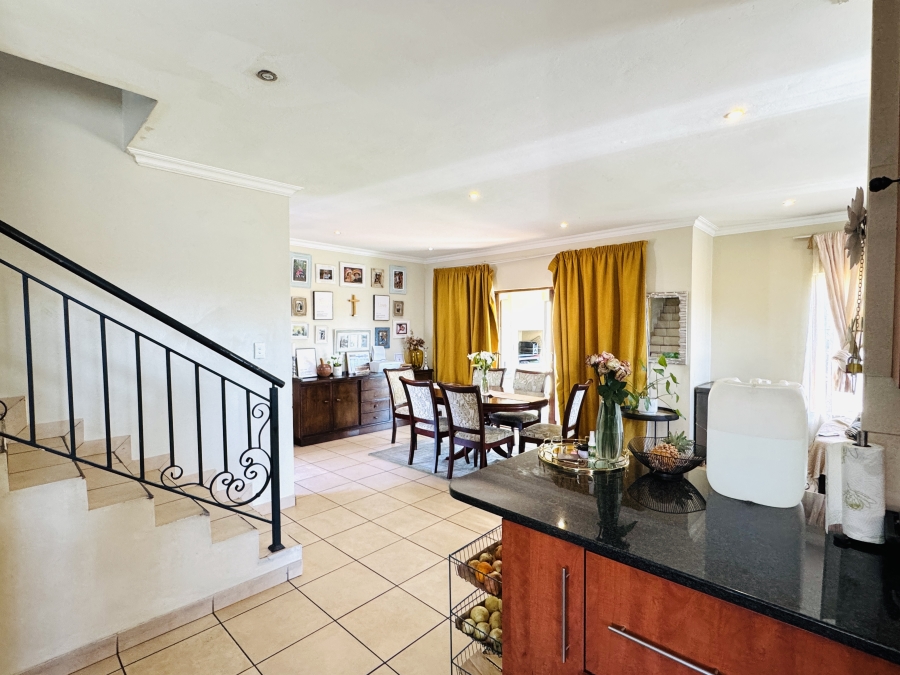 3 Bedroom Property for Sale in Thatchfield Close Gauteng