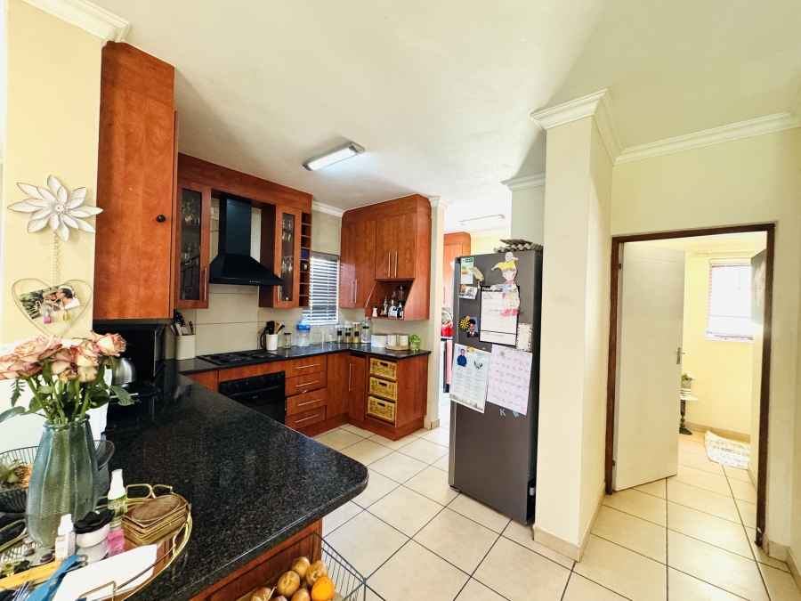 3 Bedroom Property for Sale in Thatchfield Close Gauteng