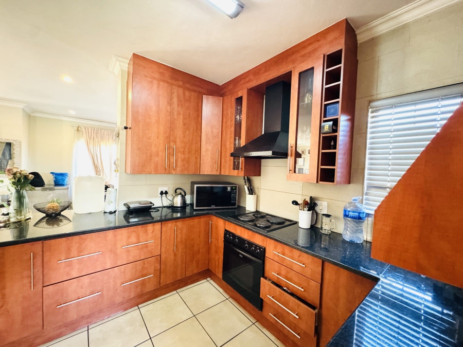 3 Bedroom Property for Sale in Thatchfield Close Gauteng