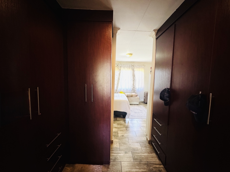 3 Bedroom Property for Sale in Thatchfield Close Gauteng