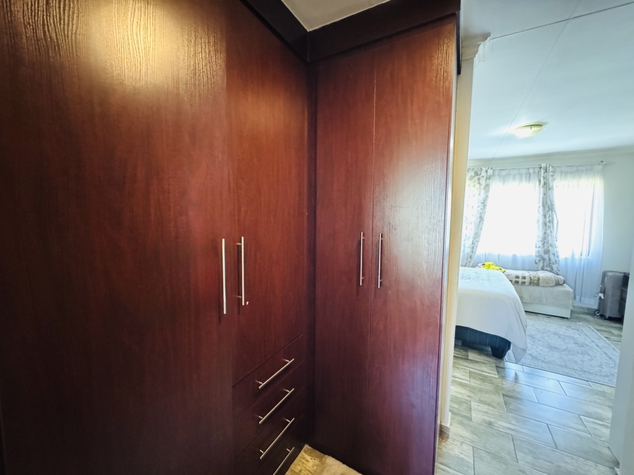 3 Bedroom Property for Sale in Thatchfield Close Gauteng