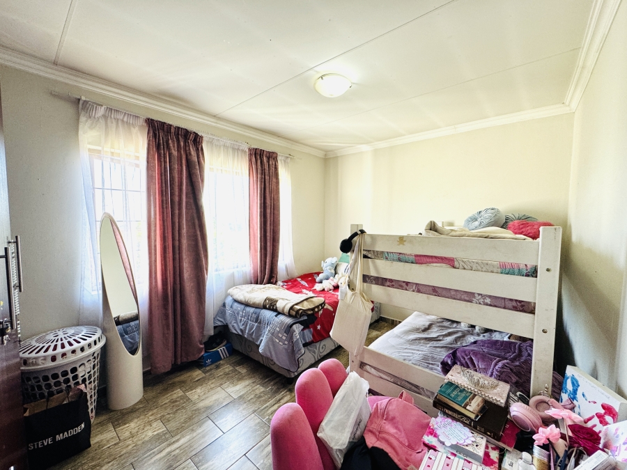 3 Bedroom Property for Sale in Thatchfield Close Gauteng