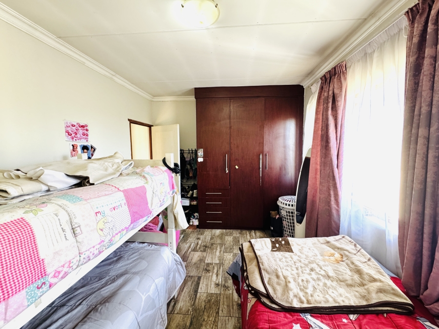 3 Bedroom Property for Sale in Thatchfield Close Gauteng