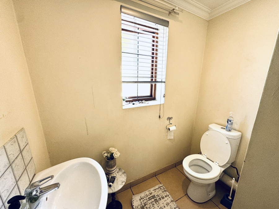 3 Bedroom Property for Sale in Thatchfield Close Gauteng