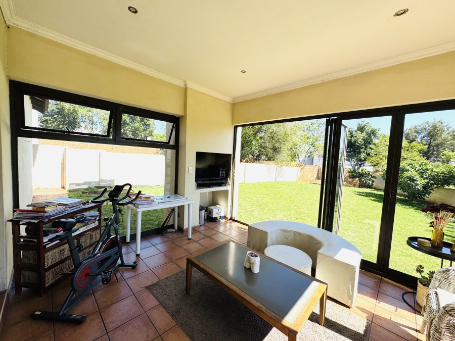 3 Bedroom Property for Sale in Thatchfield Close Gauteng